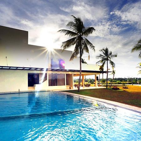 Avenra Gangaara Hotel Wennappuwa Exterior foto